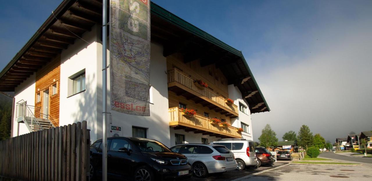 Essl In Filzmoos Hotel Exterior photo