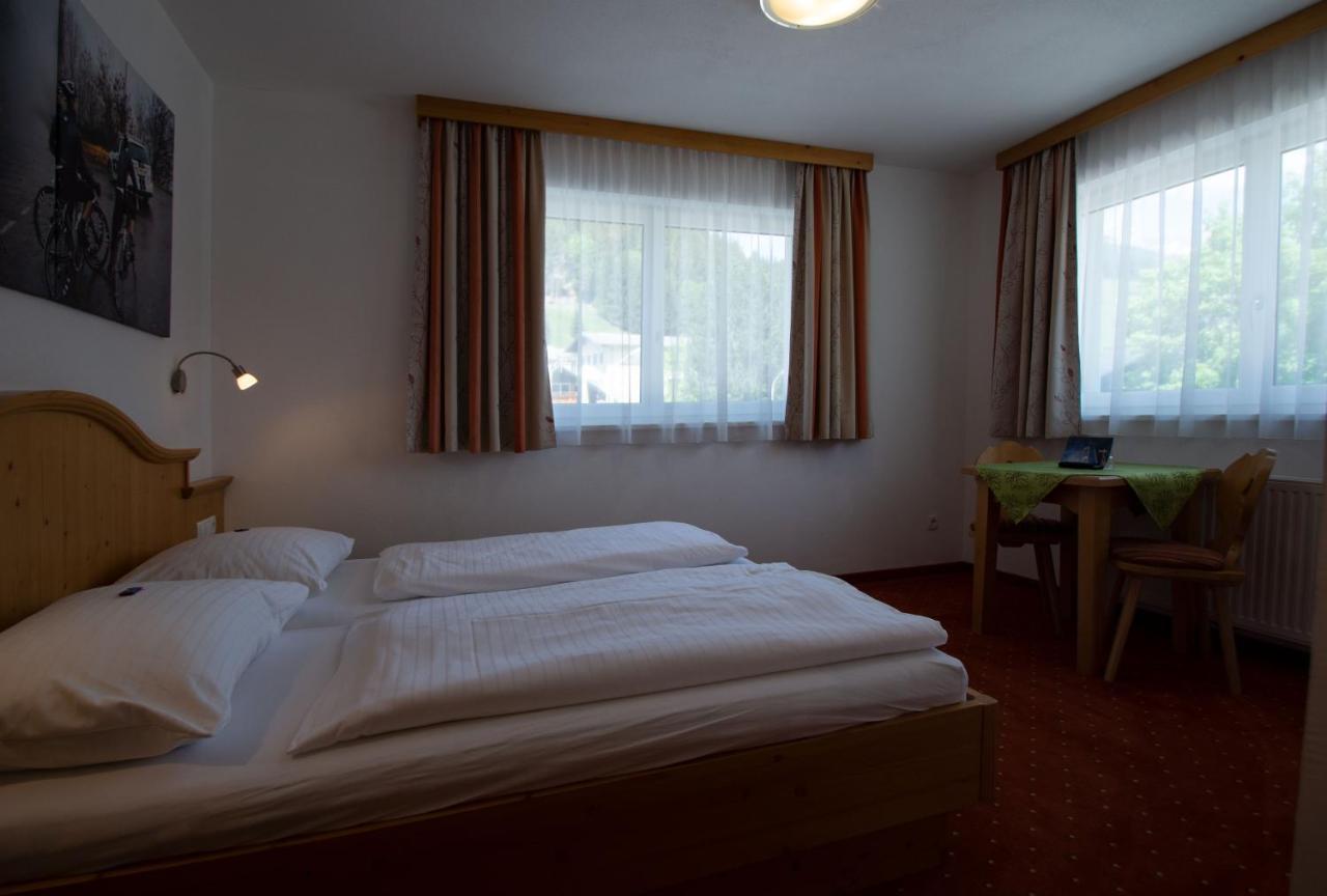 Essl In Filzmoos Hotel Exterior photo